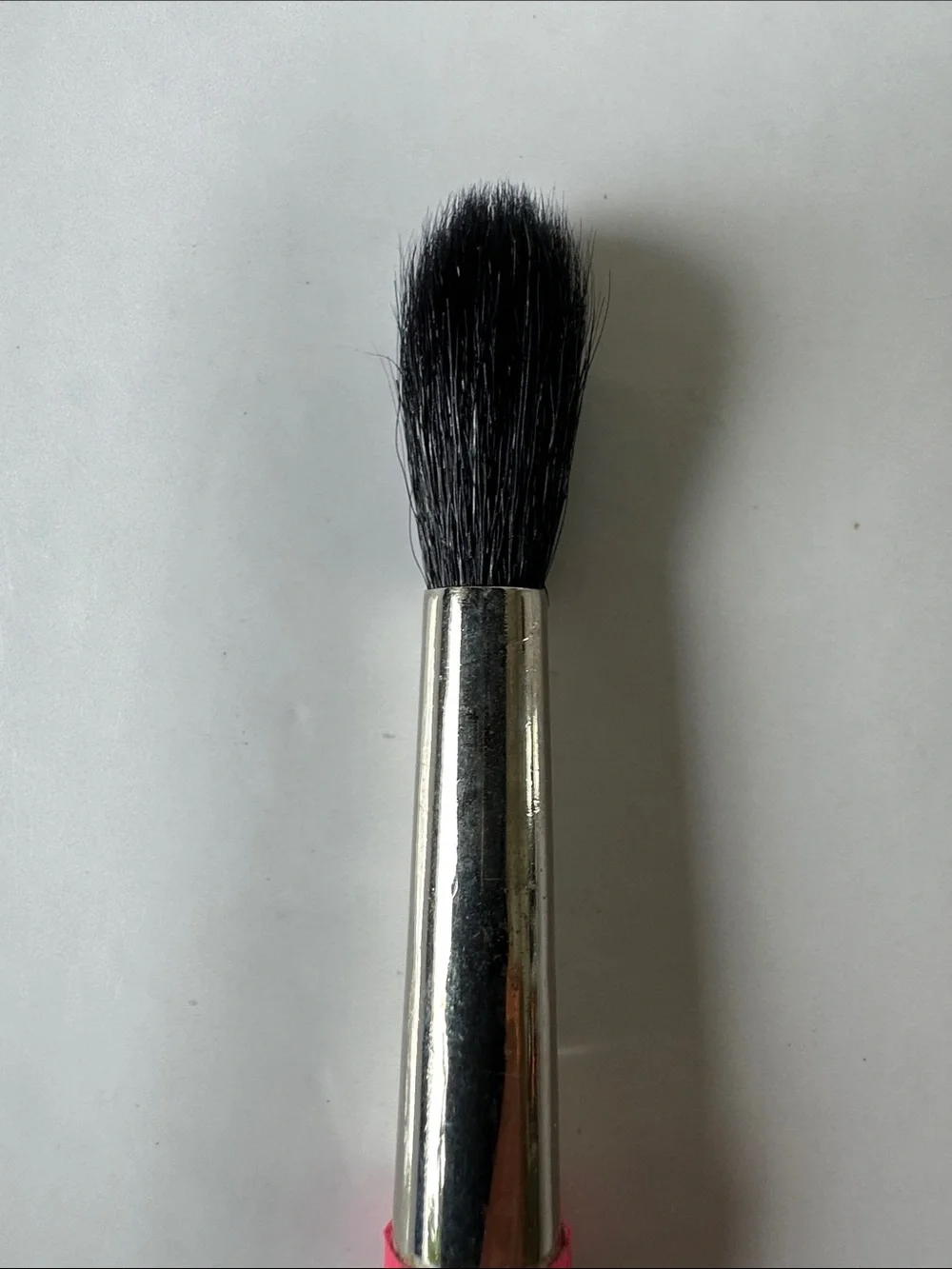 MAC Cosmetics 224 Tapered Blending Brush — Black Handle with Pink Accent